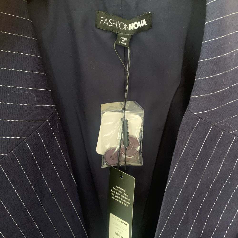 Fashion Nova Women’s Navy Pinstripe Blazer, Brand New, Size 3X